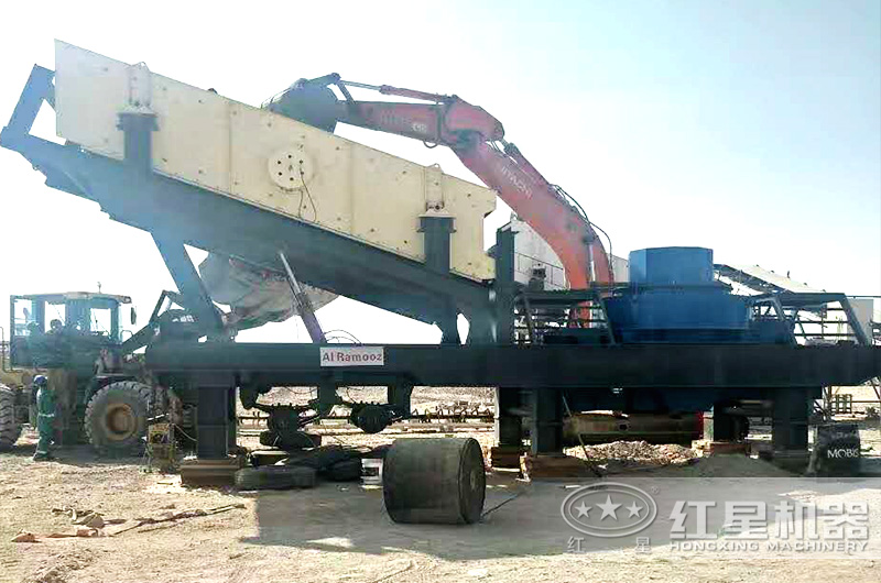 时产150-500吨的大中型移动磨砂机作业现场